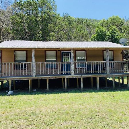 Riverstone Cabins Hotel Leakey Exterior photo
