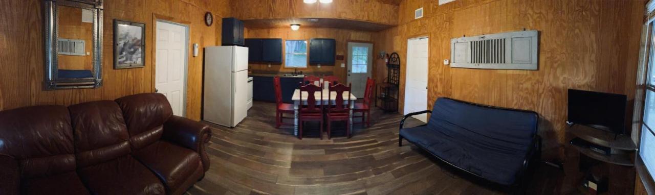 Riverstone Cabins Hotel Leakey Exterior photo